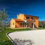Casa vacanze Montreo Muntrilj