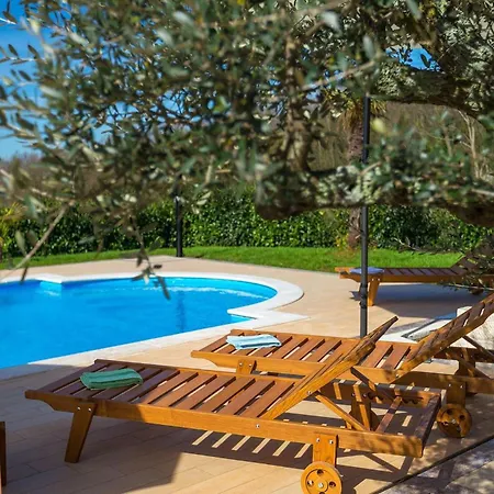 Montreo Tatil Evi Muntrilj