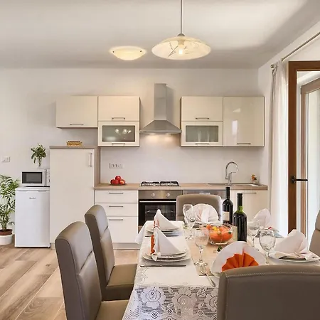 Montreo Holiday home Muntrilj